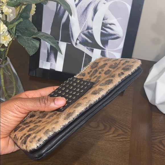 COPY - Black Faux leather purse with leopard fur - Picture 7 of 7